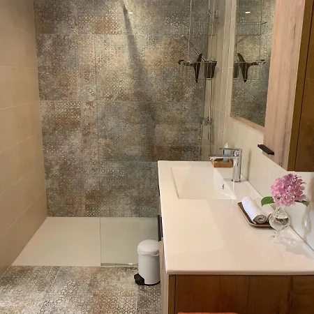 D'hotes Et Table D'hotes Domaine De La Terrasse Sas Et Anda Montauban * Lacourt-Saint-Pierre