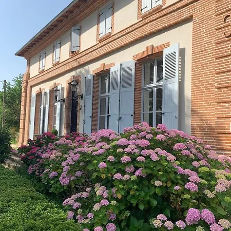 D'hotes Et Table D'hotes Domaine De La Terrasse Sas Et Anda Montauban *