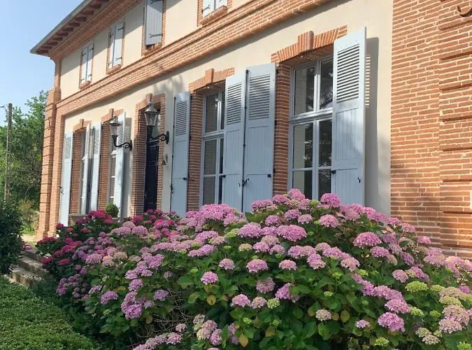 D'hotes Et Table D'hotes Domaine De La Terrasse Sas Et Anda Montauban *